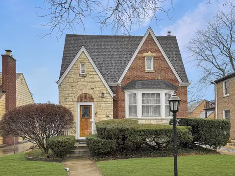 735 N Catherine Ave, La Grange Park, IL 60526