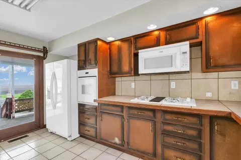 Kitchen - 280 E 2350 North Rd, Ogden, IL 61859 photo 4 of 5