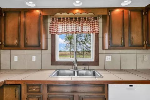 Kitchen - 280 E 2350 North Rd, Ogden, IL 61859 photo 5 of 5