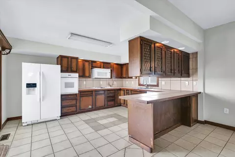 Kitchen - 280 E 2350 North Rd, Ogden, IL 61859 photo 1 of 5