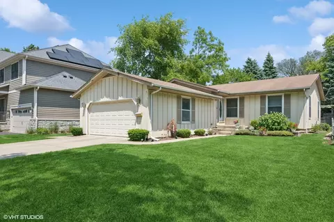 115 S Bothwell St, Palatine, IL 60067