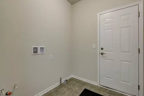 437 E Becker Pl, Sycamore, IL 60178 photo 5