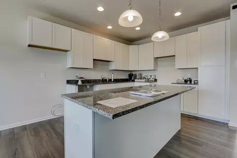 437 E Becker Pl, Sycamore, IL 60178 photo 8