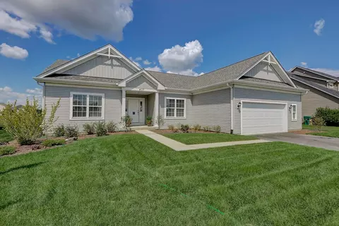 437 E Becker Pl, Sycamore, IL 60178 photo 2