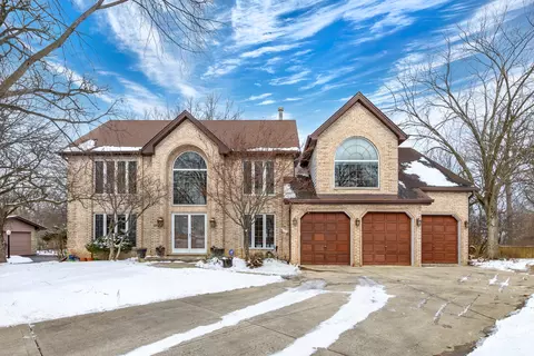 321 N Catalpa St, Addison, IL 60101