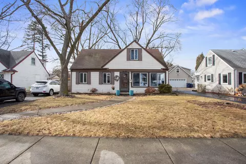 2860 S Scott St, Des Plaines, IL 60018