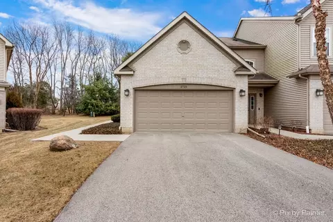 2725 Granite Ct, Prairie Grove, IL 60012