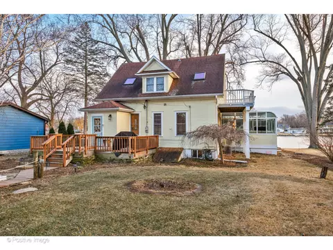 1509 Sunnyside Beach Dr, Johnsburg, IL 60051