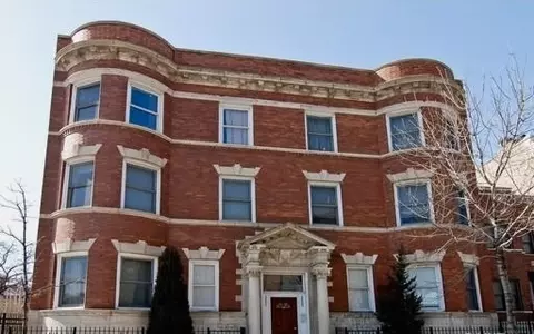 3252 S Prairie Ave #3S, Chicago, IL 60616