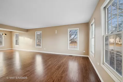 1300 Umbdenstock Rd, Elgin, IL 60123 photo 4