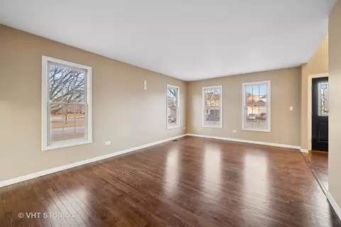 1300 Umbdenstock Rd, Elgin, IL 60123 photo 5