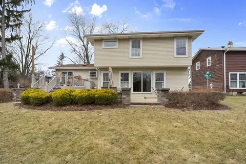 Exterior - 751 Scott Dr, Elgin, IL 60123 photo 4 of 4