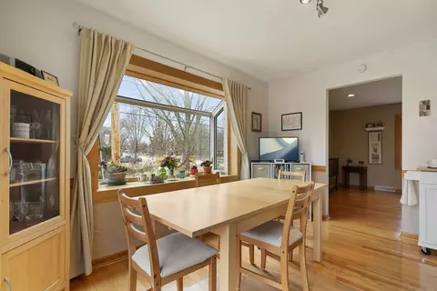 Dining - 751 Scott Dr, Elgin, IL 60123 photo 4 of 4