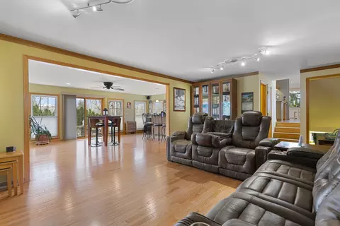 Living - 751 Scott Dr, Elgin, IL 60123 photo 2 of 3