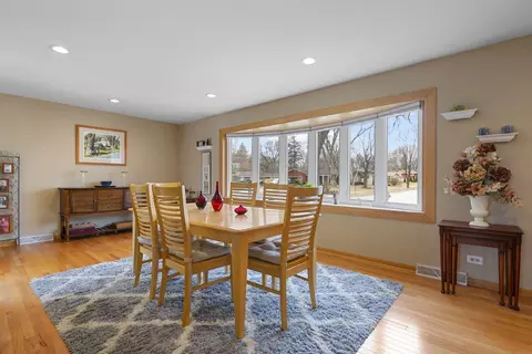 Dining - 751 Scott Dr, Elgin, IL 60123 photo 1 of 4