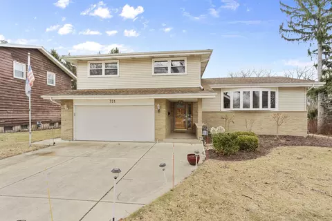 Exterior - 751 Scott Dr, Elgin, IL 60123 photo 2 of 4