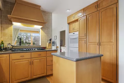 Kitchen - 751 Scott Dr, Elgin, IL 60123 photo 3 of 4
