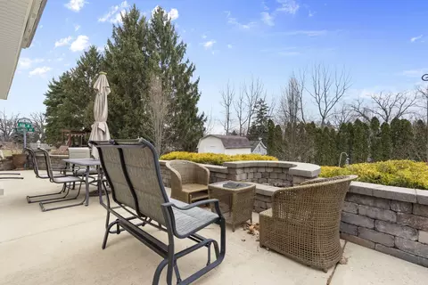 Exterior - 751 Scott Dr, Elgin, IL 60123 photo 3 of 4