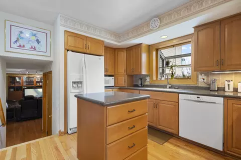 Kitchen - 751 Scott Dr, Elgin, IL 60123 photo 2 of 4