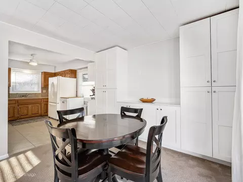 Dining - 7225 Central Ave, Burr Ridge, IL 60527 photo 3 of 4