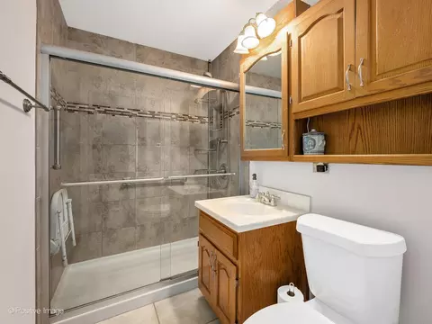 Bath - 7225 Central Ave, Burr Ridge, IL 60527 photo 1 of 1