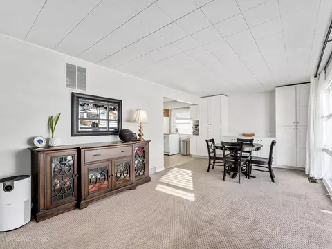 Dining - 7225 Central Ave, Burr Ridge, IL 60527 photo 1 of 4