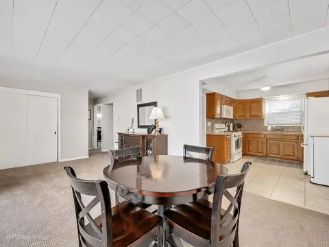 Dining - 7225 Central Ave, Burr Ridge, IL 60527 photo 4 of 4