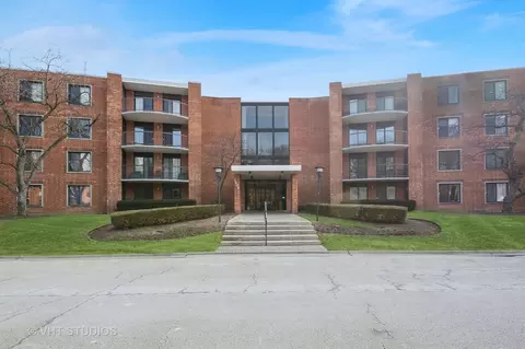 1605 E Central Rd #420C, Arlington Heights, IL 60005