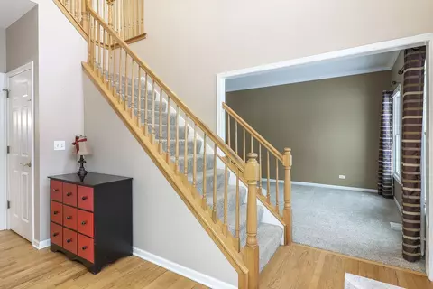 2380 Avalon Ct, Aurora, IL 60503 photo 3