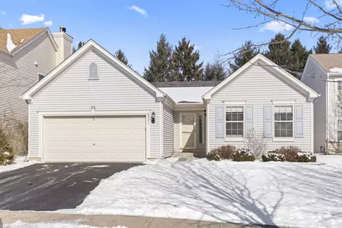 8221 Mourning Dove Ct, Woodridge, IL 60517