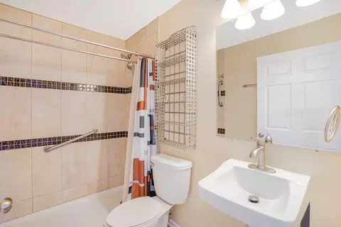 Bath - 20 B Kingery Quarter Cir #108, Willowbrook, IL 60527 photo 1 of 2