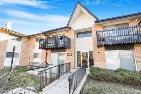 20 B Kingery Quarter Cir #108, Willowbrook, IL 60527