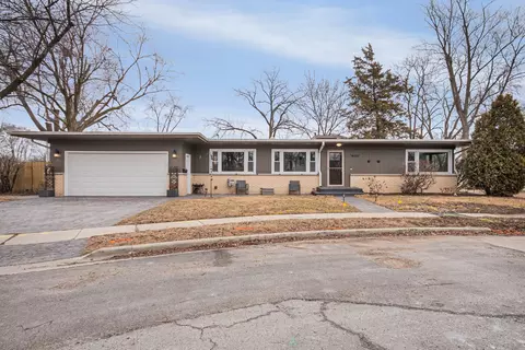 14827 S Bartlett Ave, Plainfield, IL 60544