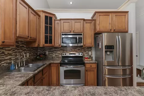 1641 Belclare Rd, Normal, IL 61761 photo 8