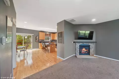 3126 Valley Falls St, Elgin, IL 60124 photo 5