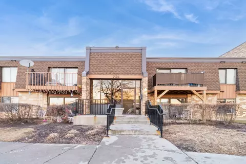 721 Limerick Ln #2C, Schaumburg, IL 60193