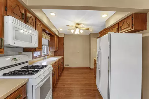 Kitchen - 3222 Ann St, Lansing, IL 60438 photo 2 of 2