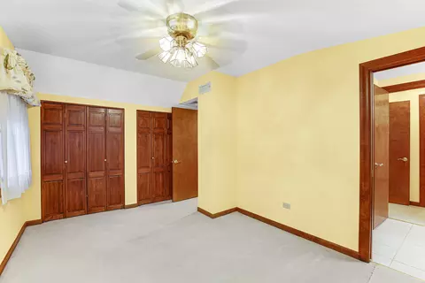 Bedroom - 3222 Ann St, Lansing, IL 60438 photo 4 of 5
