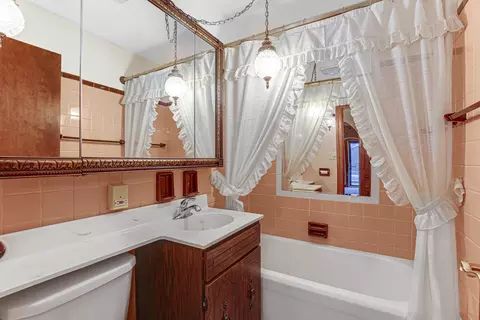 Bath - 3222 Ann St, Lansing, IL 60438 photo 1 of 3