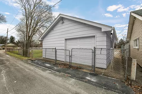 Exterior - 3222 Ann St, Lansing, IL 60438 photo 6 of 6