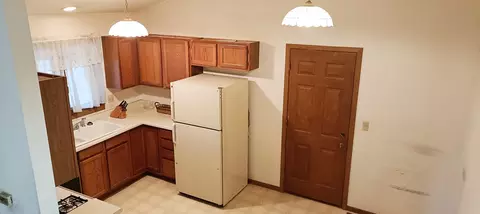 Kitchen - 720 Cheyenne Ln, Elgin, IL 60123 photo 1 of 7