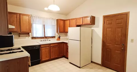 Kitchen - 720 Cheyenne Ln, Elgin, IL 60123 photo 5 of 7