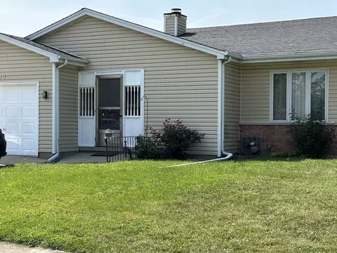 Exterior - 720 Cheyenne Ln, Elgin, IL 60123 photo 4 of 4