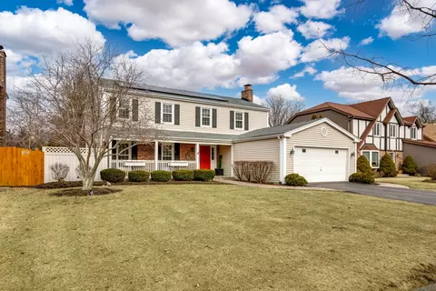 588 Harding Ave, Glen Ellyn, IL 60137