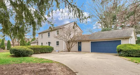 6 Litchfield Ln, Champaign, IL 61820