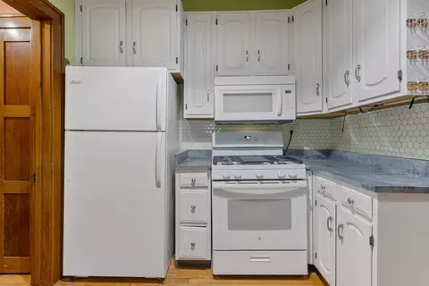 Kitchen - 307 E Griggs St, Mansfield, IL 61854 photo 3 of 4