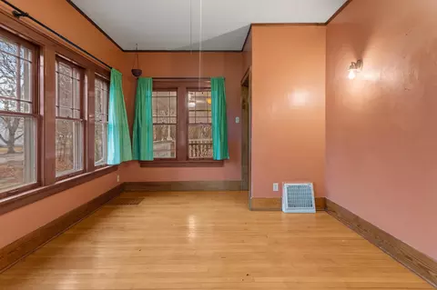 Living - 307 E Griggs St, Mansfield, IL 61854 photo 4 of 4