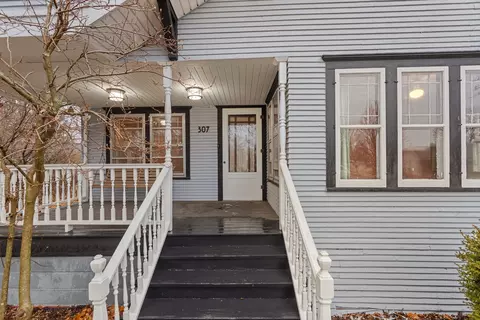 Exterior - 307 E Griggs St, Mansfield, IL 61854 photo 2 of 7
