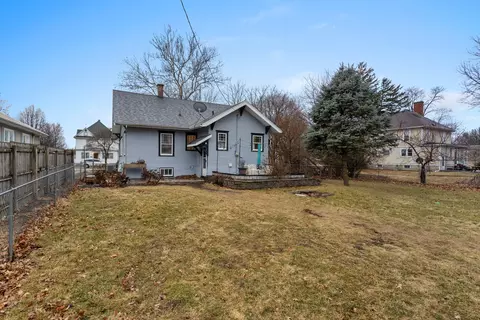 Exterior - 307 E Griggs St, Mansfield, IL 61854 photo 4 of 7