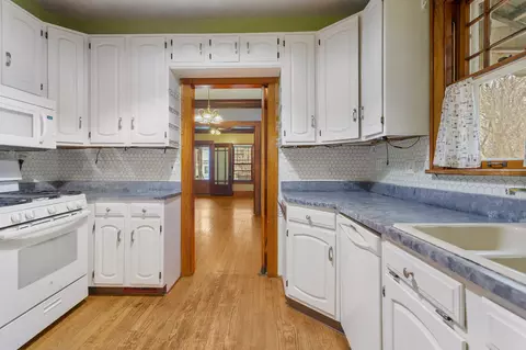 Kitchen - 307 E Griggs St, Mansfield, IL 61854 photo 1 of 4